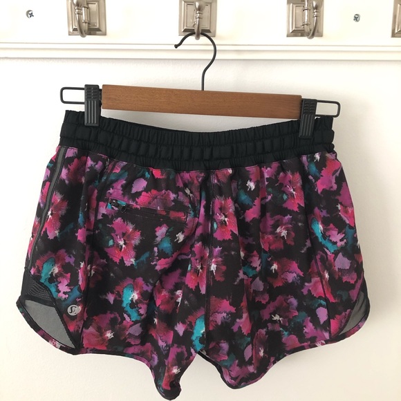 Lululemon Hotty Hot Shorts 3.5” - Picture 1 of 4